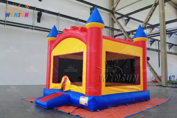 Custom-sized commercial inflatable castle for amusement parks