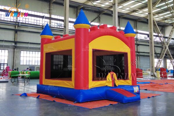 commercial inflatable jumping castle with safety net