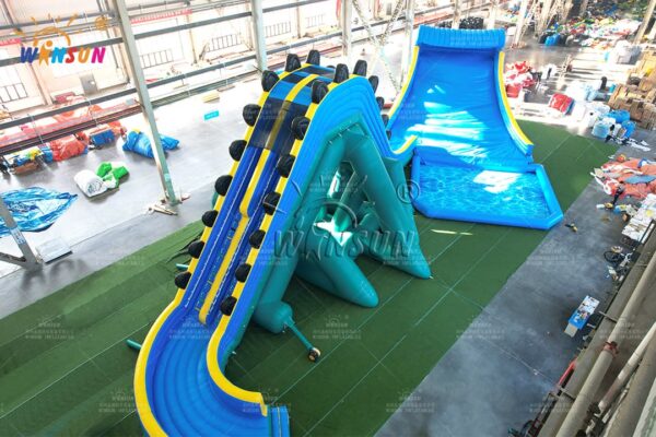 Custom crocodile inflatable water park with climbing slides