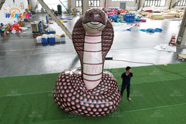 Custom giant inflatable cobra for promotions